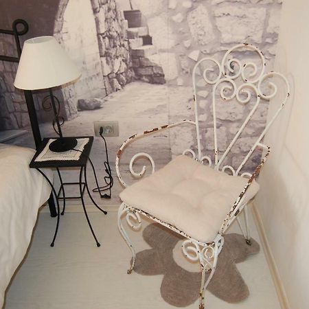 Studio Apartment For 2 Adults And 1 Child Макарска Экстерьер фото