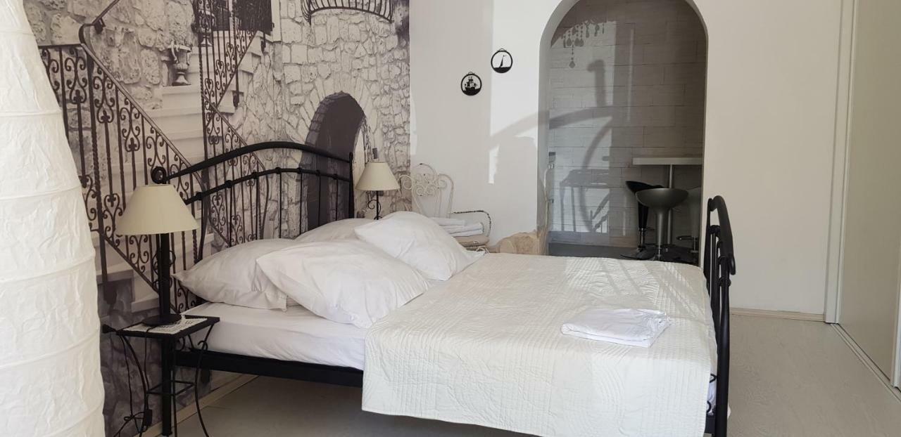 Studio Apartment For 2 Adults And 1 Child Макарска Экстерьер фото